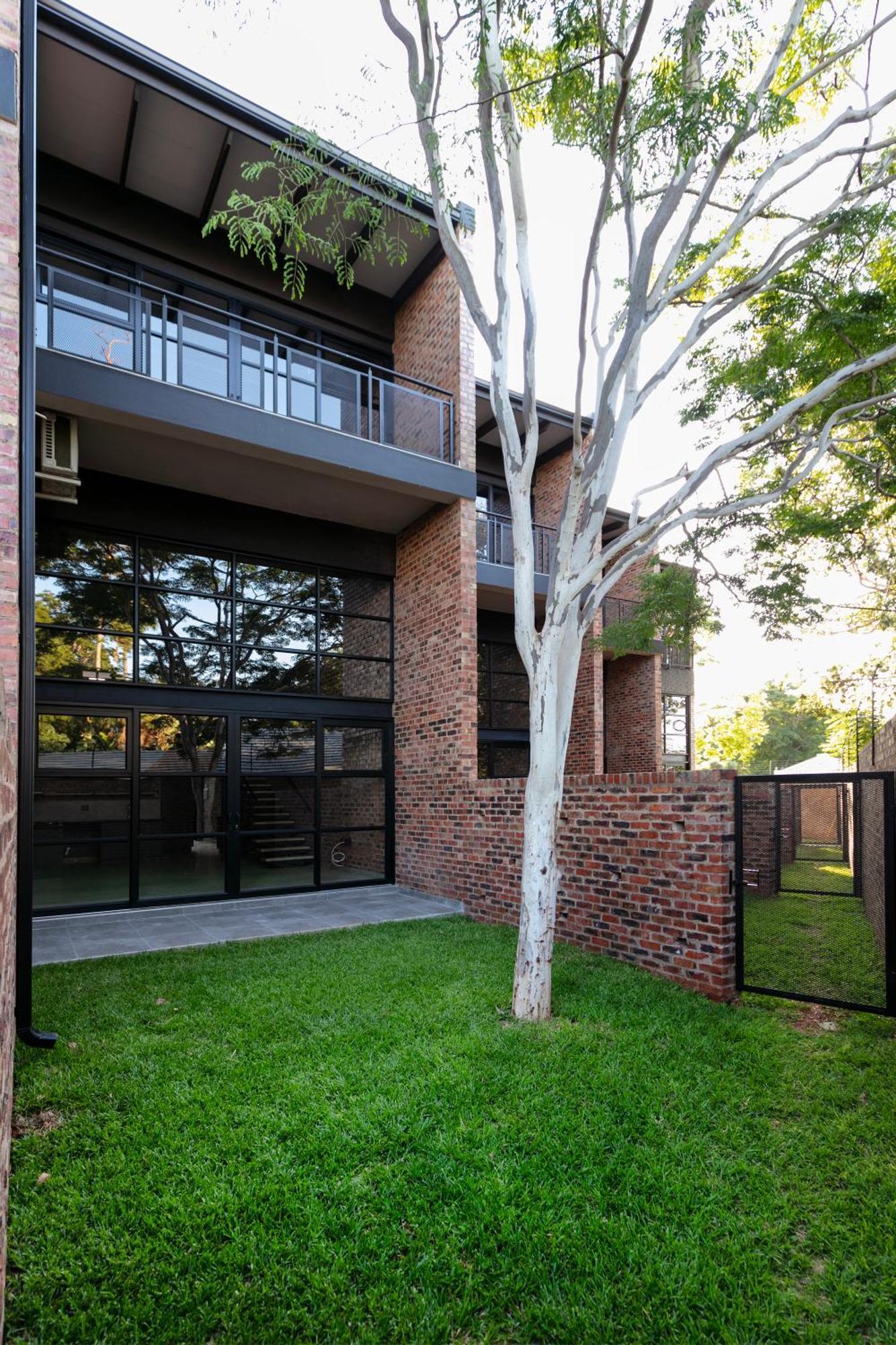 Menlyn Lofts Apartment *
